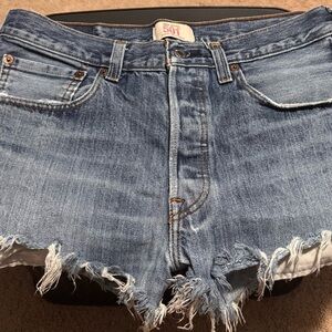 Levi's Blue Frayed Hem Denim Shorts Distressed 32 Women’s short shorts